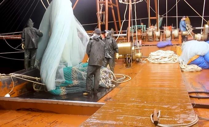 Ngư dân tích cực ứng dụng công nghệ mới trong đánh bắt hải sản