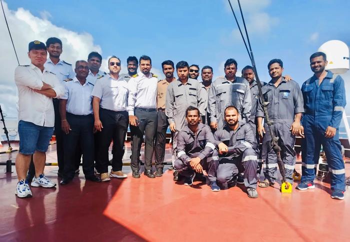 Đời thủy thủ - Bước chân trên sóng cả: Đánh thuê tàu đa quốc tịch
