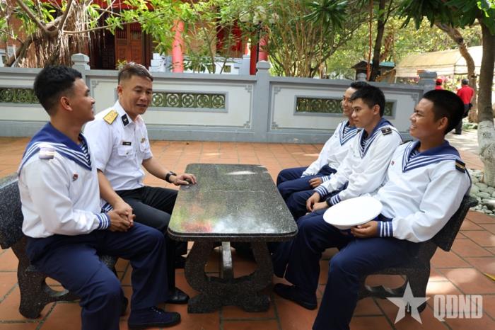 Trường Sa - ngọn hải đăng sáng niềm tin - Bài 2: Nơi neo giữ, kết nối niềm tin (Tiếp theo và hết)