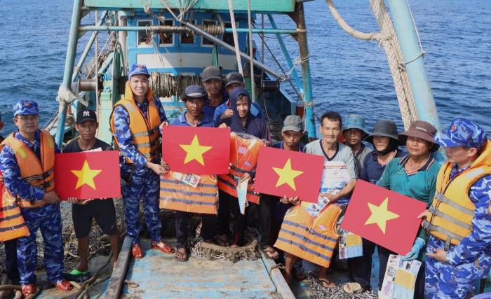 Cảnh sát biển kiên quyết tuyên chiến với vi phạm IUU