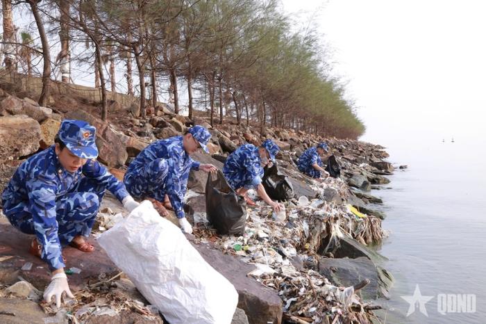 Bộ tư lệnh Vùng Cảnh sát biển 4: Phát huy vai trò xung kích của đoàn viên hội viên trong bảo vệ môi trường biển