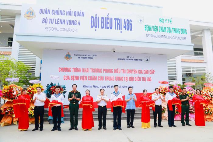 Khai trương phòng điều trị chuyên gia cao cấp tại Vùng 4 Hải quân