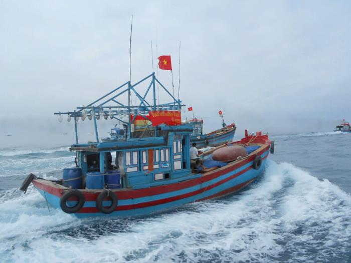 Phản đối lệnh cấm đánh bắt cá của Trung Quốc trên Biển Đông