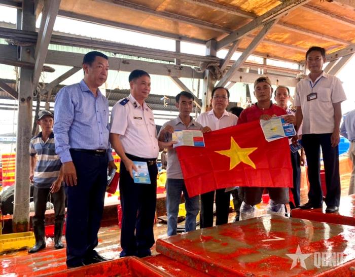 Chắc tay súng, vững lòng dân nơi biển, đảo Tây Nam