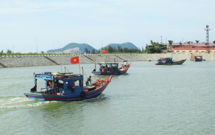 Ngư dân chủ động lắp đặt thiết bị VMS nhưng cần trợ lực
