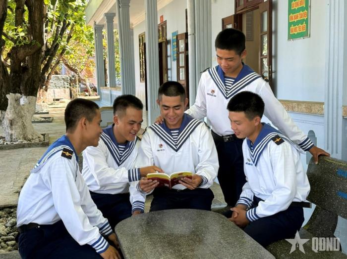 Mỗi lá phiếu, một cột mốc chủ quyền - Bài 3: Những cử tri đặc biệt