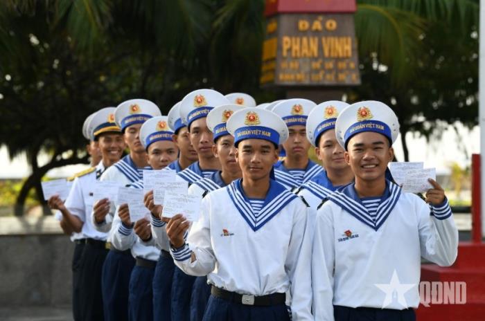 Mỗi lá phiếu, một cột mốc chủ quyền - Bài 4: Niềm tin nơi đầu sóng (Tiếp theo và hết)