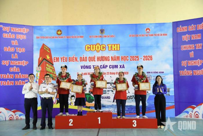 Lớp học đặc biệt về tình yêu biển, đảo