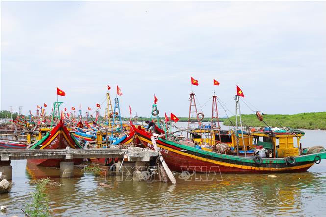 Nghệ An: Ngư dân làng biển Diễn Châu đồng loạt treo cờ Tổ quốc trên tàu, thuyền dịp Quốc khánh 2/9