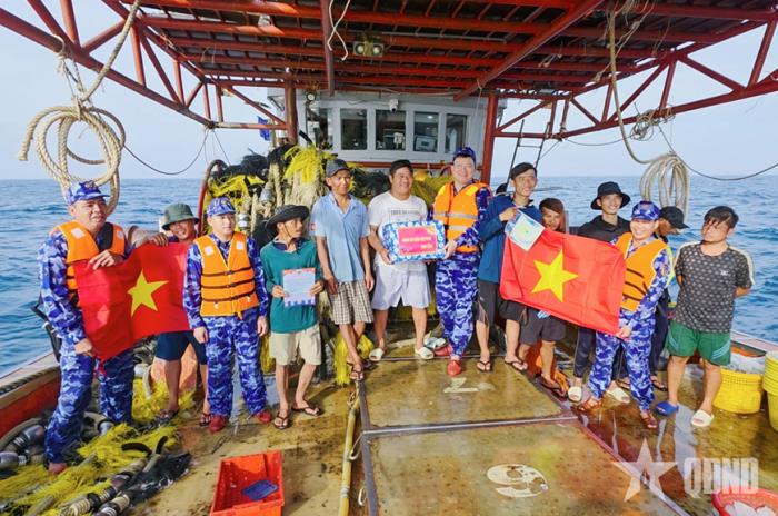 Bình yên biển, đảo quê hương: Những điểm gác giữa trùng khơi