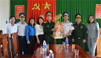 Tỉnh Quảng Ngãi thăm, tặng quà tết các đơn vị trên huyện đảo Lý Sơn