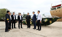 Quân chủng Hải quân: Tiếp nhận 3 xuồng CQ-01 do Ngân hàng TMCP Ngoại thương Việt Nam tặng bộ đội Trường Sa