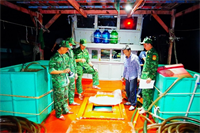 Liên tiếp phát hiện, bắt giữ tàu chở dầu DO trái phép trên biển Cà Mau