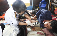 Quân y Tàu 278, Vùng 2 kịp thời cấp cứu ngư dân Bình Định bị rắn biển cắn