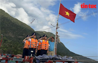 Bộ tư lệnh Cảnh sát biển đồng hành với ngư dân Côn Đảo