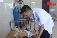 Những thầy thuốc áo xanh trên đảo - Bài 2: Điểm tựa trong lòng dân