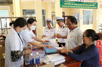 Điểm tựa giữa biển khơi