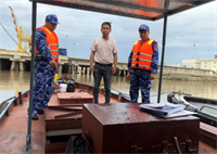 Tạm giữ tàu chở 15.000 lít dầu DO không rõ nguồn gốc