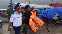 Cảnh sát biển bắt giữ đối tượng truy nã trên vùng biển Tây Nam