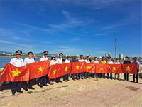 Ấm áp chương trình Cảnh sát biển đồng hành với ngư dân tại Quảng Bình