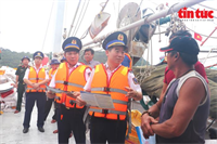 Giám sát tàu cá lắp đặt thiết bị giám sát hành trình, quyết tâm gỡ thẻ vàng IUU