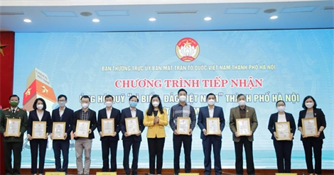 Hà Nội tiếp nhận gần 26 tỷ đồng ủng hộ Quỹ vì biển, đảo Việt Nam