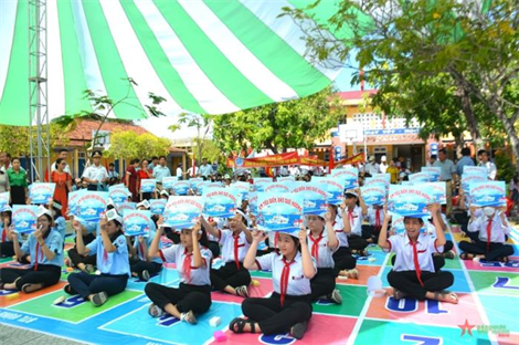 Tỉnh Thừa Thiên Huế: Sôi nổi cuộc thi tìm hiểu Em yêu biển, đảo quê hương