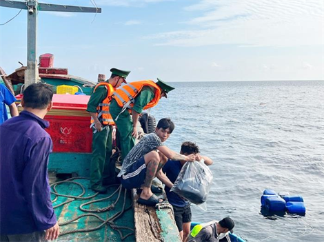 Điểm tựa của ngư dân trên biển